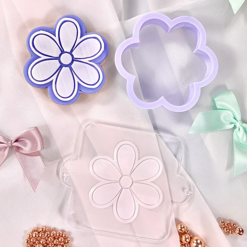 Daisy Flower Embosser and Cookie Cutter Set.